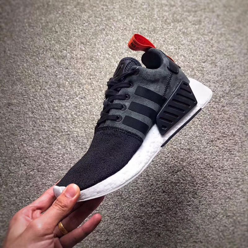 Authentic Adidas NMD R2 8 GS